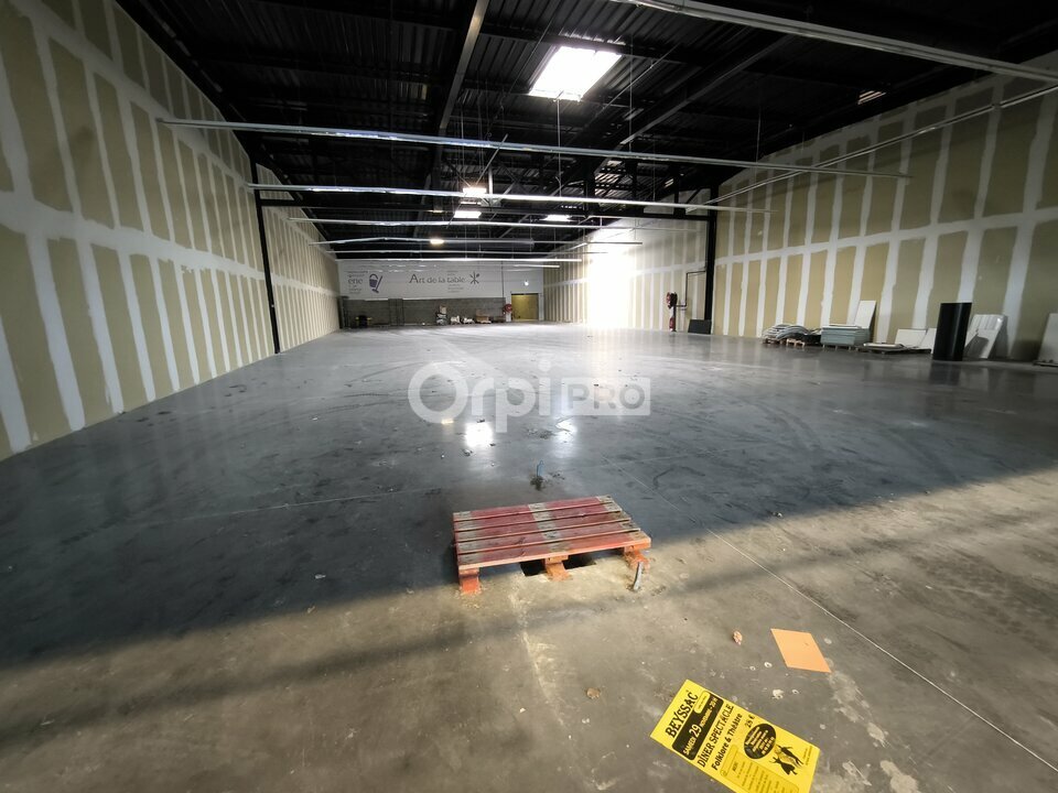 ORPI  BROUSSE IMMOBILIER LOCATION-LOCAL COMMERCIAL-LUBERSAC-19