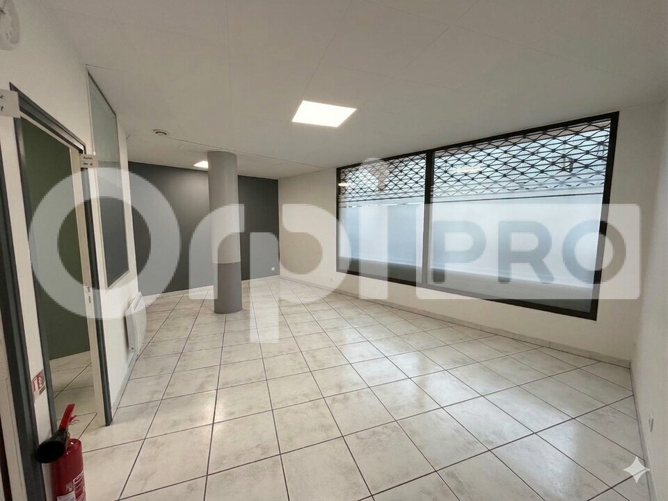 ORPI IMMO ENTRE PRO VENTE-LOCAL COMMERCIAL-MONTLHERY-91