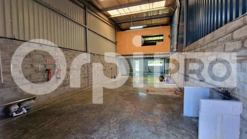 ORPI IMMO33 ENTREPRISE VENTE-LOCAL D'ACTIVITE-SAINT_JEAN_D'ILLAC-33