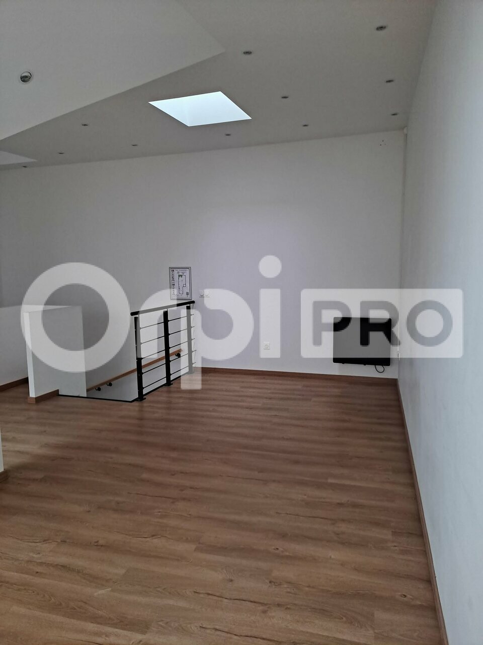 ORPI SARL COMPTOIR IMMOBILIER CHAMPENOIS LOCATION-LOCAL COMMERCIAL-EPERNAY-51