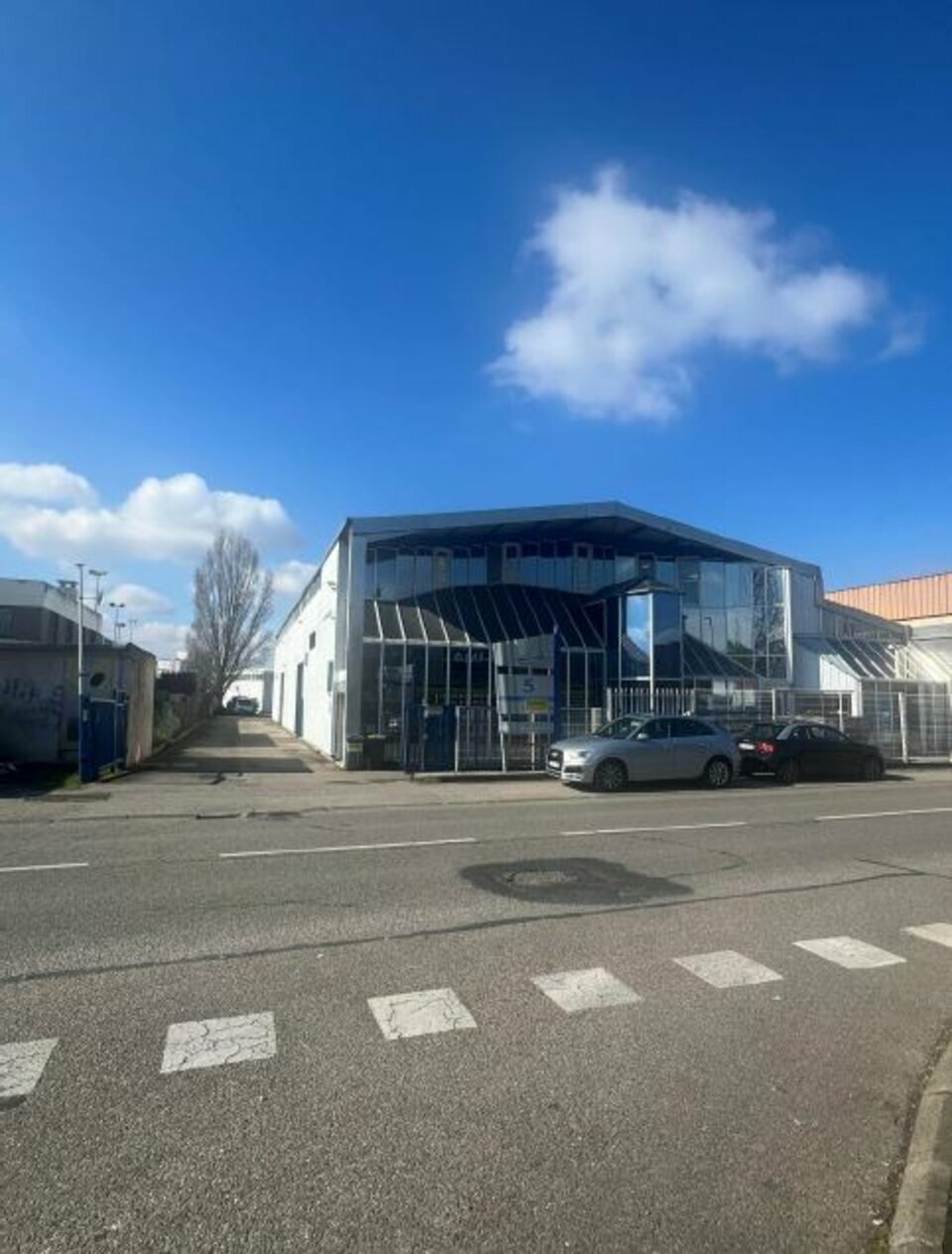 CGI LYON LOCATION-LOCAL D'ACTIVITE-VAULX_EN_VELIN-69