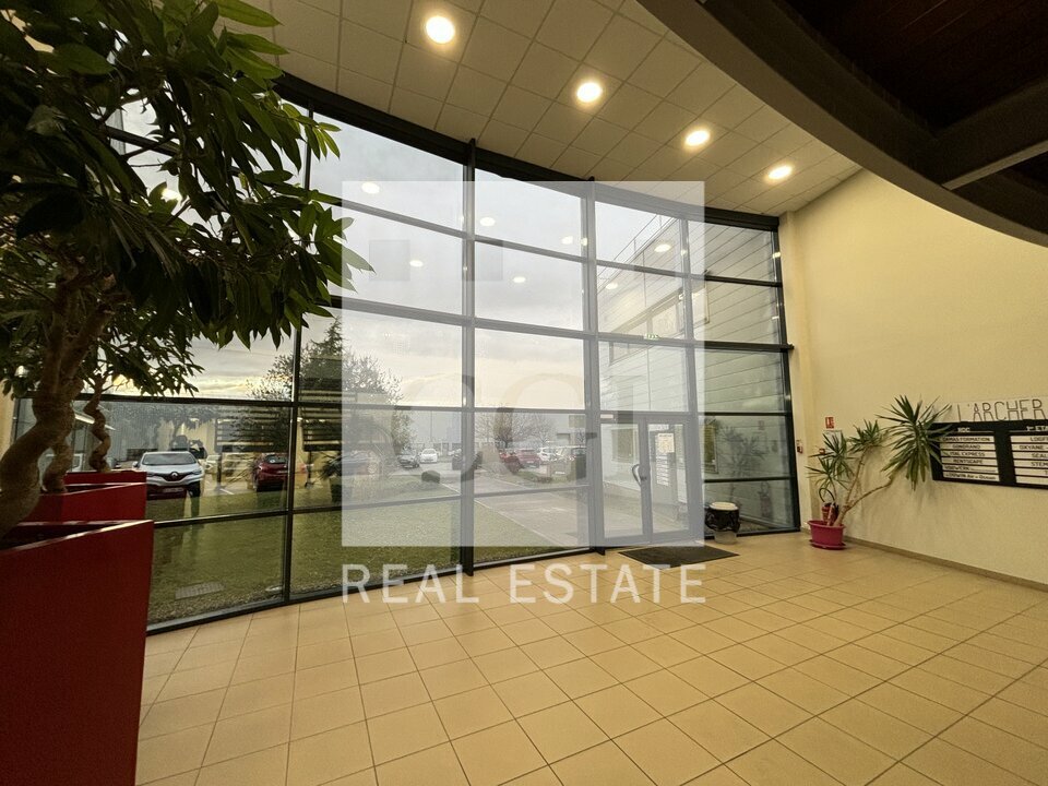 CGI LYON LOCATION-BUREAUX-PUSIGNAN-69