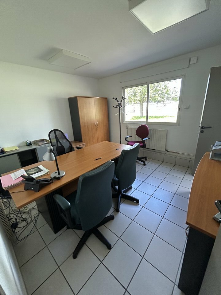 ARTHUR LOYD VICHY LOCATION-BUREAUX-CREUZIER_LE_VIEUX-03