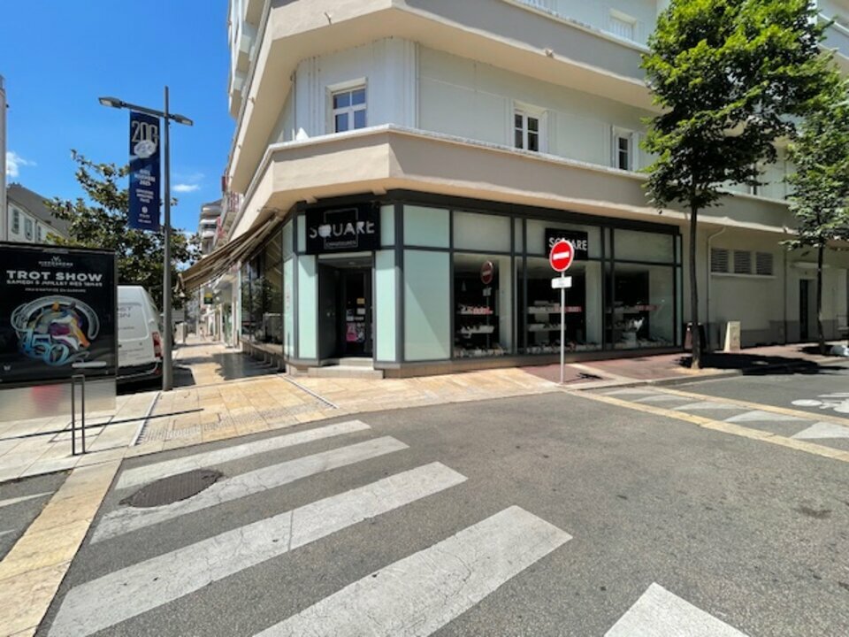 ARTHUR LOYD VICHY CESSION-LOCAL COMMERCIAL-VICHY-03