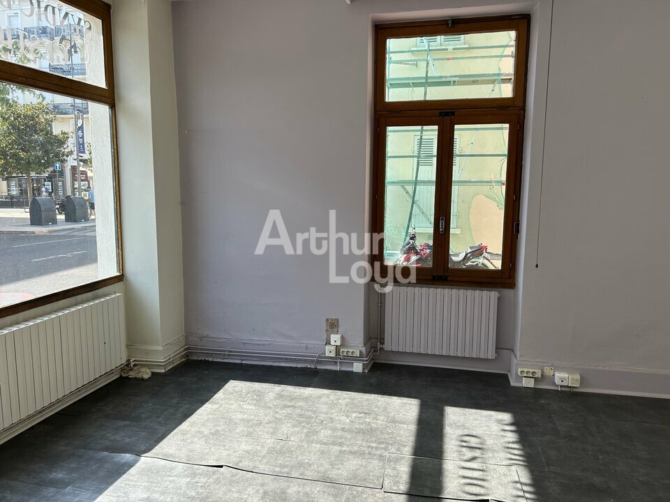 ARTHUR LOYD VICHY LOCATION-BUREAUX-VICHY-03
