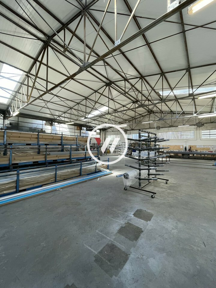 WIT LOCATION-ENTREPOT-GEMENOS-13