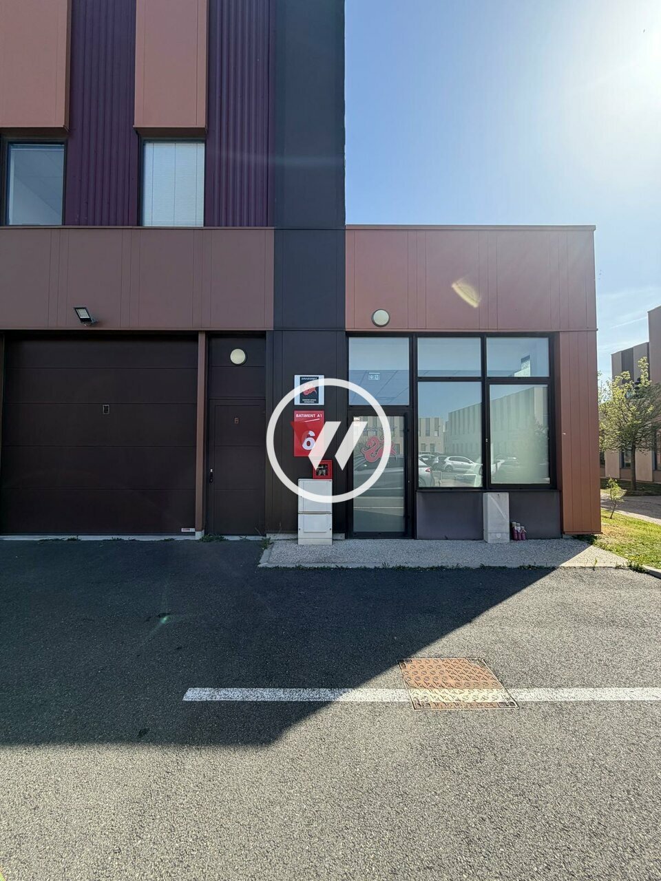 WIT VENTE-LOCAL D'ACTIVITE-TREMBLAY_EN_FRANCE-93