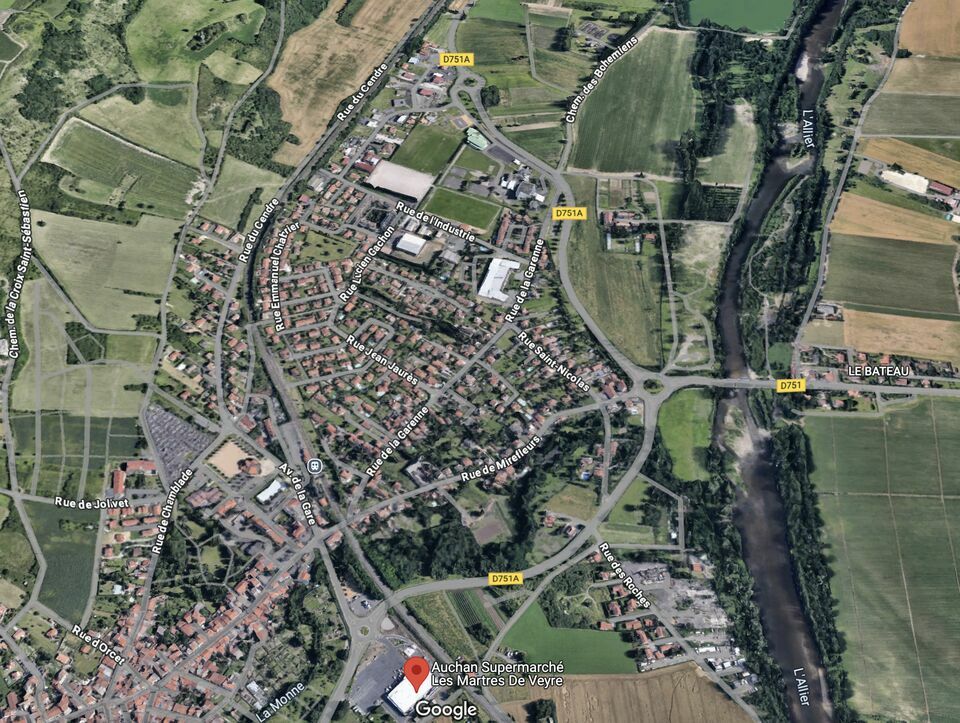 HURBAIN LOCATION-LOCAL D'ACTIVITE-LES_MARTRES_DE_VEYRE-63