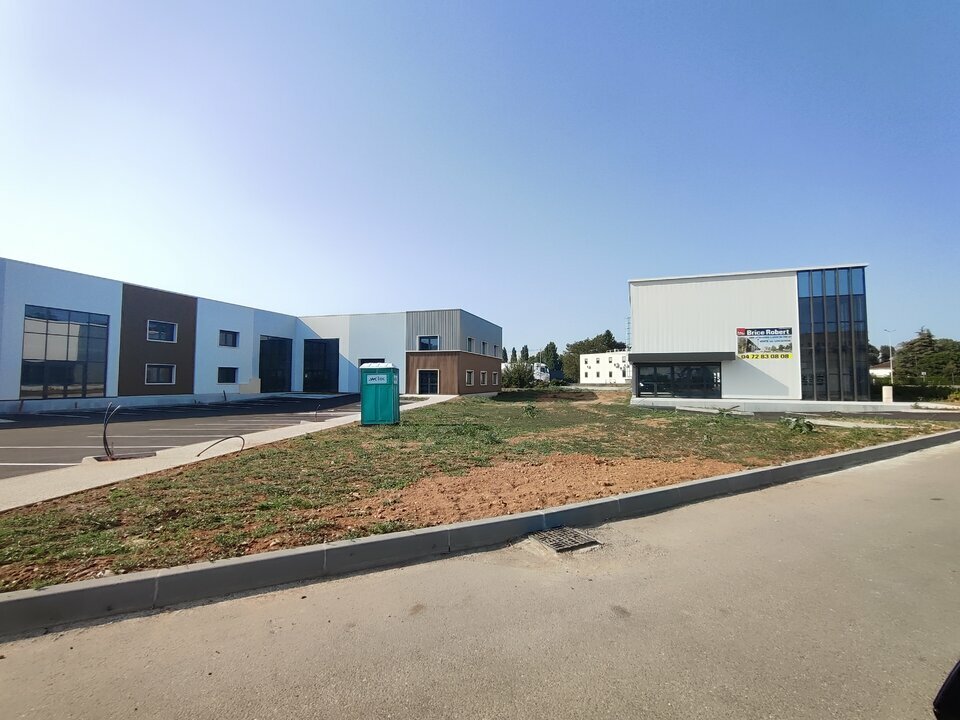 CBI PRO VENTE-LOCAL COMMERCIAL-BOURGOIN_JALLIEU-38