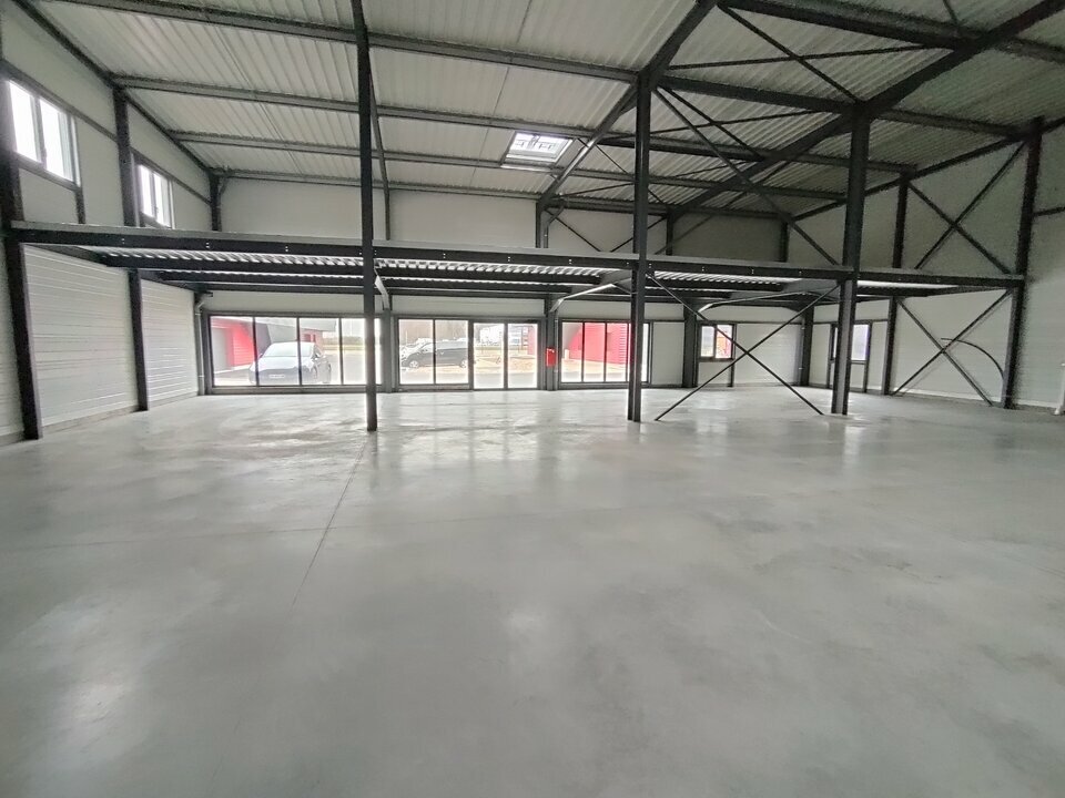 CBI PRO LOCATION-LOCAL COMMERCIAL-GRENAY-38