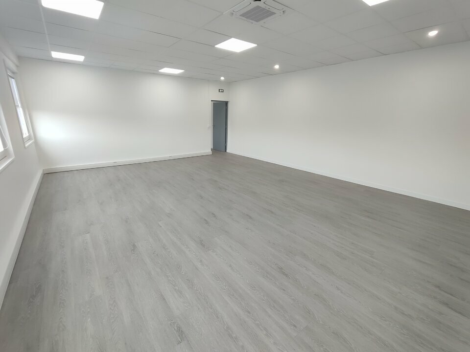 CBI PRO LOCATION-BUREAUX-SAINT_QUENTIN_FALLAVIER-38