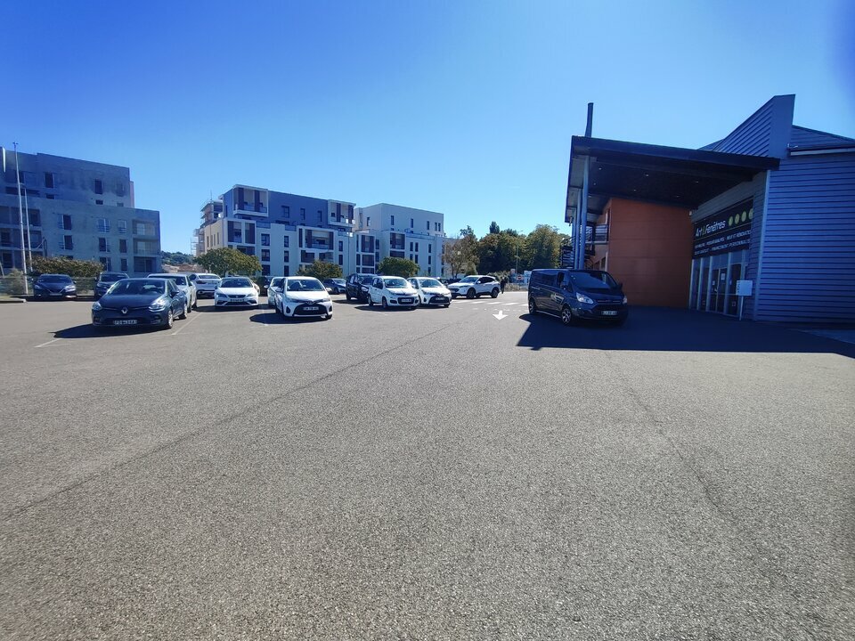 CBI PRO LOCATION-LOCAL COMMERCIAL-BOURGOIN_JALLIEU-38