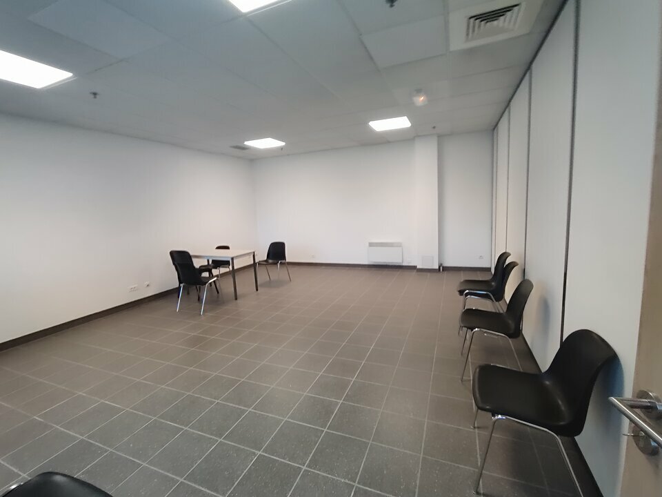 CBI PRO LOCATION-BUREAUX-SAINT_QUENTIN_FALLAVIER-38