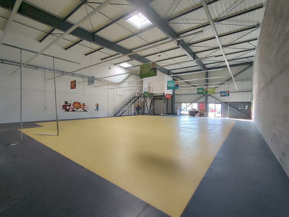 CBI PRO VENTE-LOCAL COMMERCIAL-BOURGOIN_JALLIEU-38