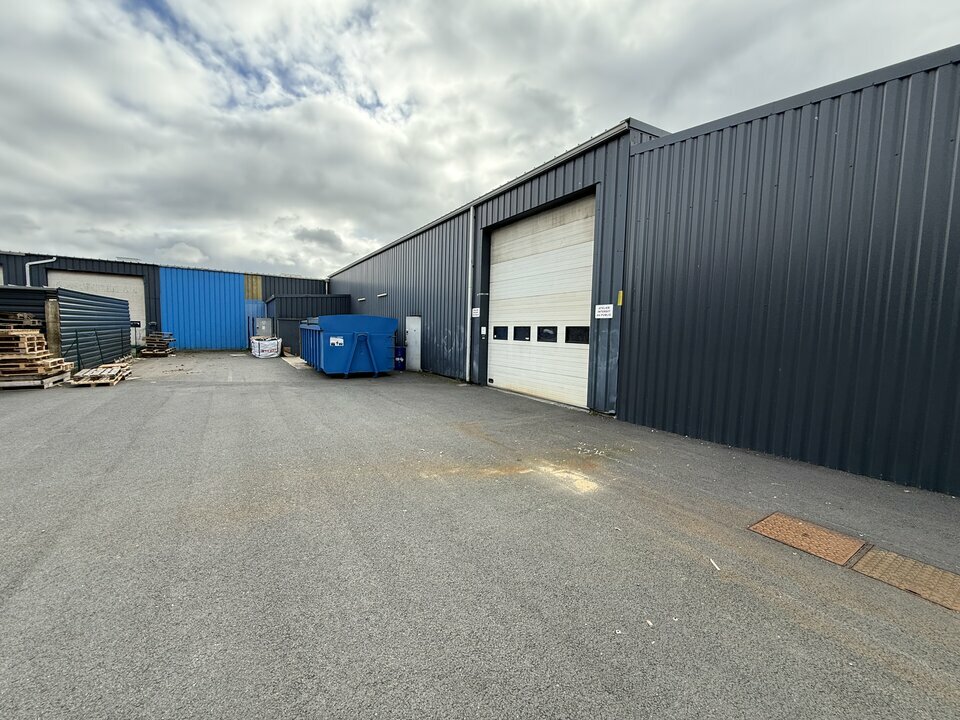 L ET A COMMERCES LOCATION-ENTREPOT-POITIERS-86
