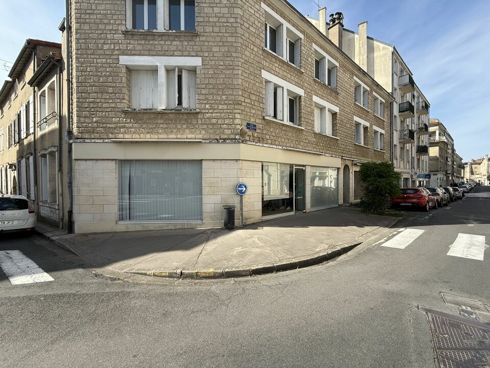 L ET A COMMERCES LOCATION-LOCAL COMMERCIAL-POITIERS-86