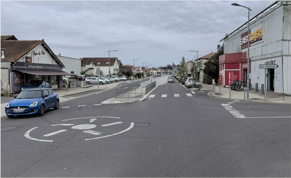 L ET A COMMERCES LOCATION-LOCAL COMMERCIAL-ANGOULEME-16