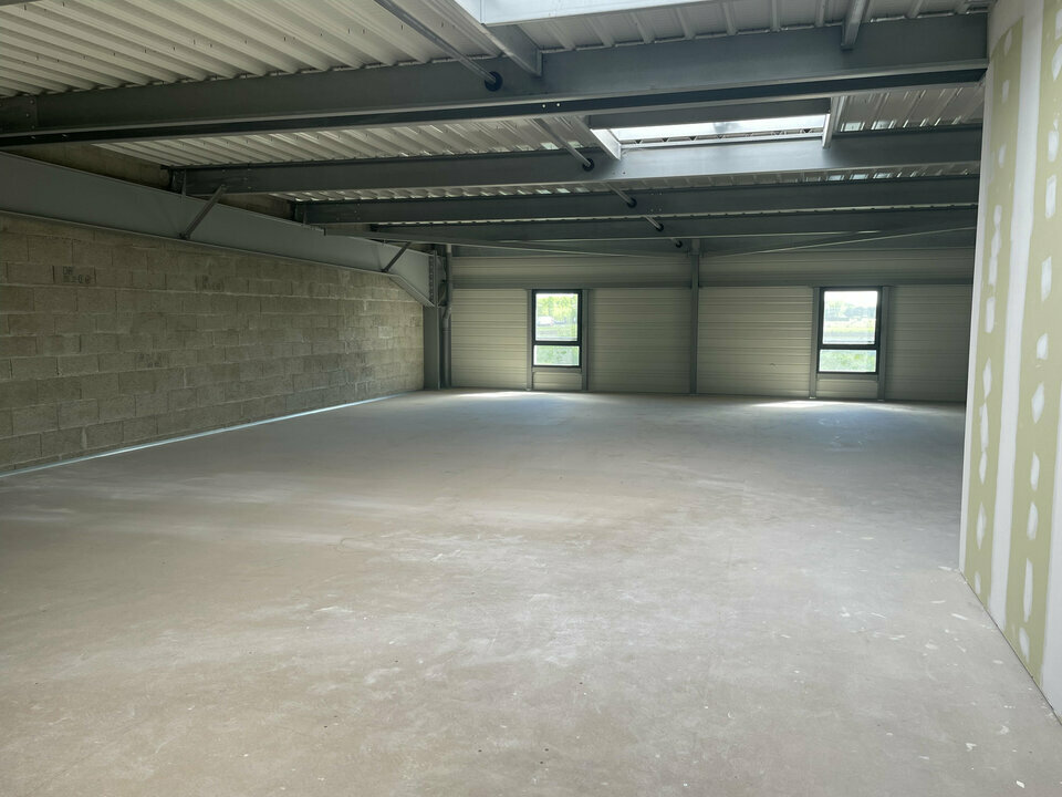 L ET A COMMERCES LOCATION-BUREAUX-LA_VILLE_AUX_DAMES-37