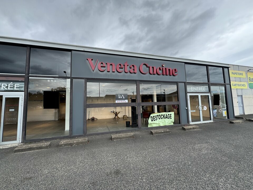 L ET A COMMERCES VENTE-LOCAL COMMERCIAL-CHAMBRAY-LES-TOURS-37