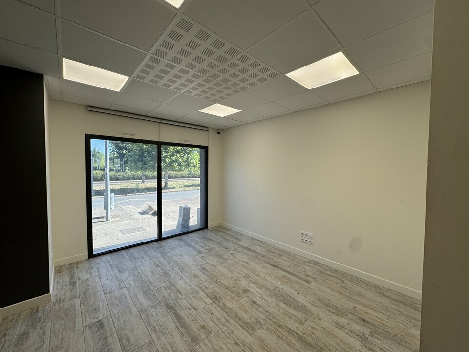 L ET A COMMERCES LOCATION-BUREAUX-SAINT-PIERRE-DES-CORPS-37