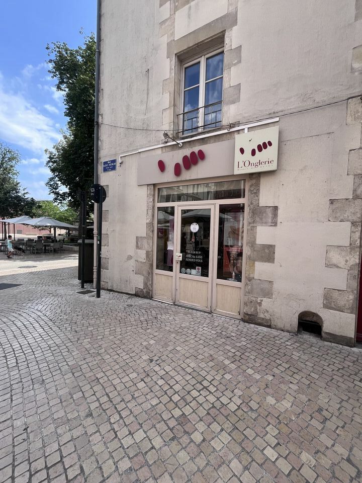 L ET A COMMERCES CESSION-LOCAL COMMERCIAL-POITIERS-86