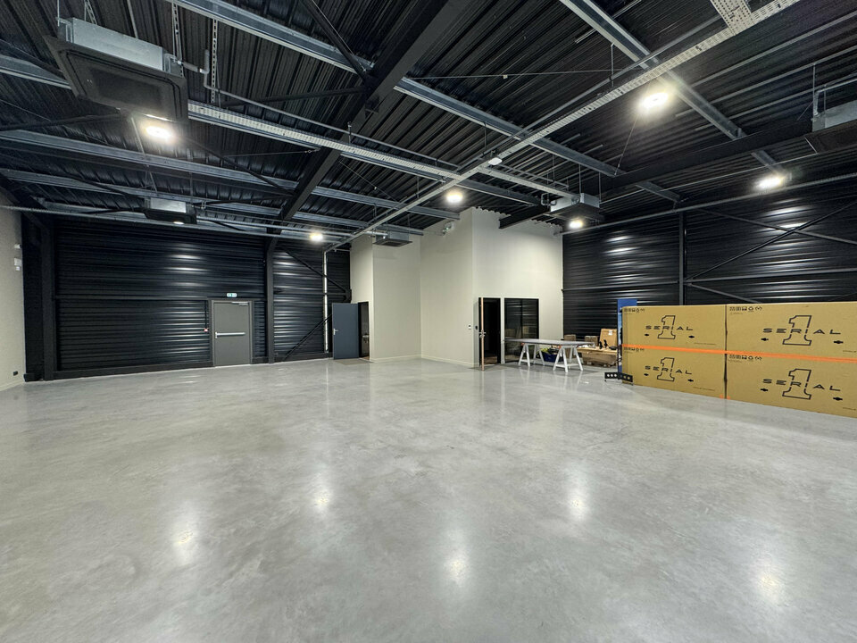 L ET A COMMERCES LOCATION-LOCAL COMMERCIAL-SAINT-CYR-SUR-LOIRE-37