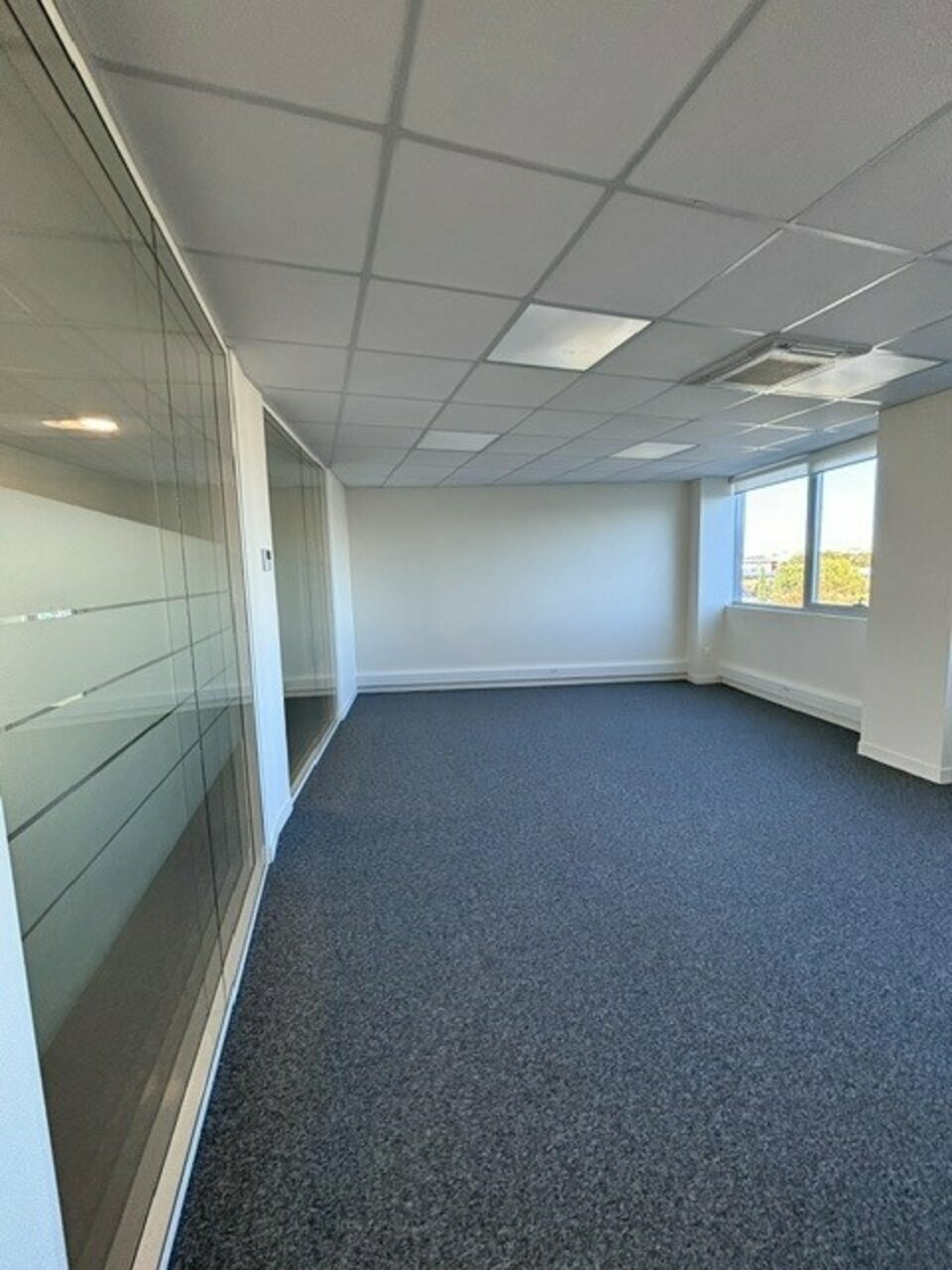 L ET A COMMERCES VENTE-BUREAUX-SAINT-BENOIT-86