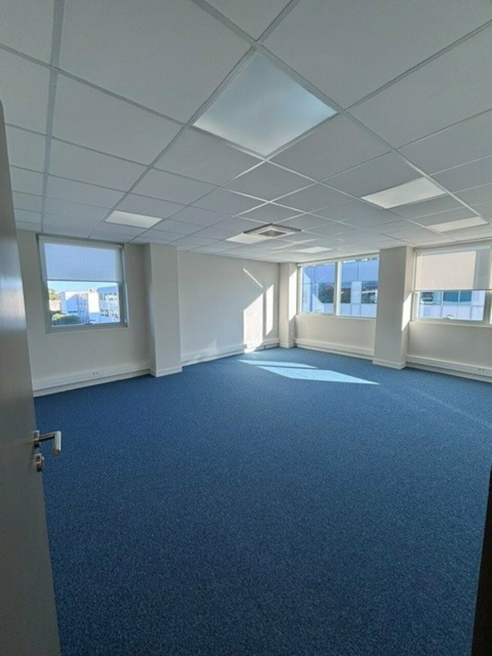 L ET A COMMERCES VENTE-BUREAUX-SAINT-BENOIT-86