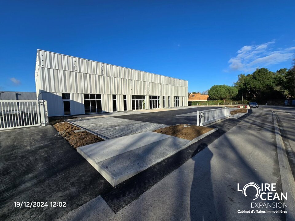 LOIRE OCEAN TRANSACTIONS LOCATION-LOCAL COMMERCIAL-NANTES-44