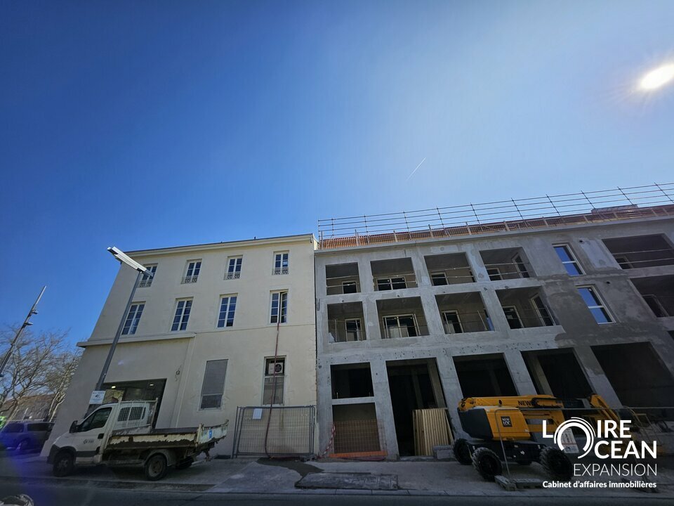 LOIRE OCEAN TRANSACTIONS VENTE-LOCAL COMMERCIAL-LA_ROCHE-SUR-YON-85