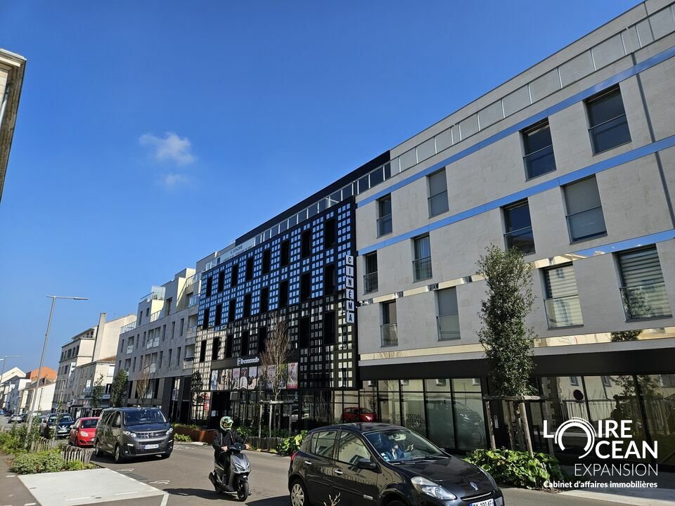 LOIRE OCEAN TRANSACTIONS VENTE-LOCAL COMMERCIAL-LA_ROCHE_SUR_YON-85