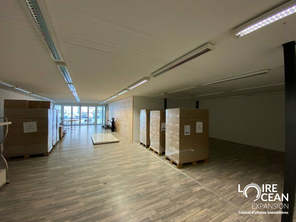 LOIRE OCEAN TRANSACTIONS LOCATION-LOCAL COMMERCIAL-AIZENAY-85