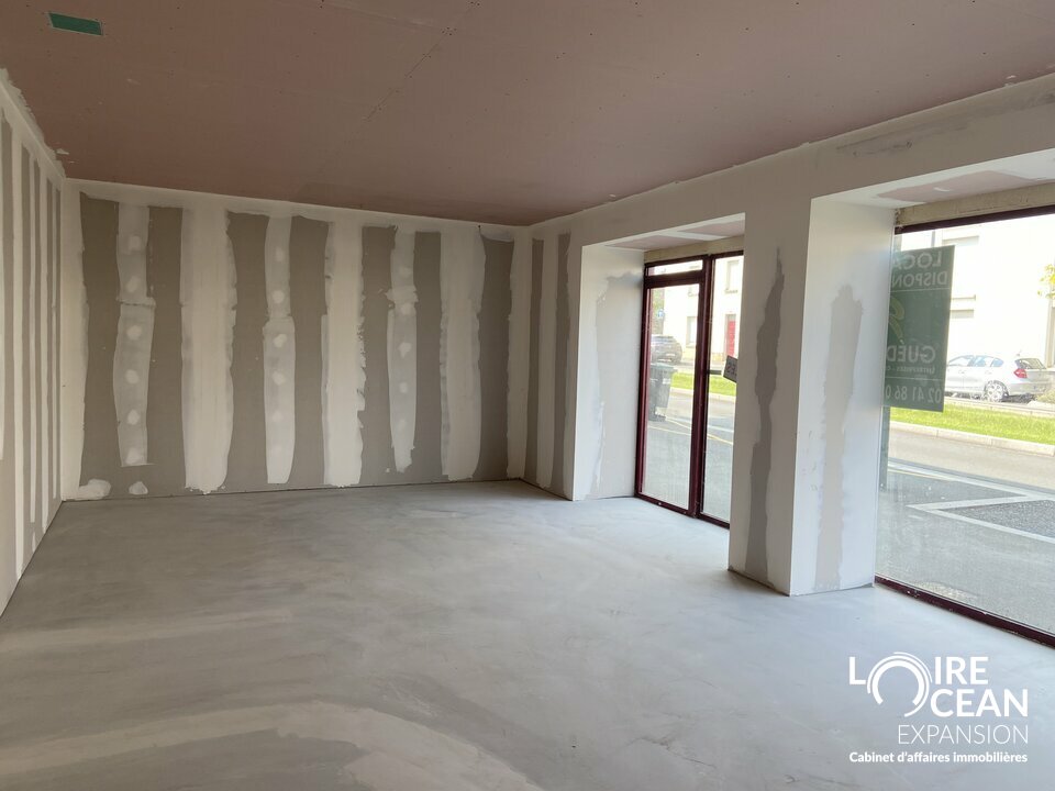 LOIRE OCEAN TRANSACTIONS LOCATION-LOCAL COMMERCIAL-ANGERS-49