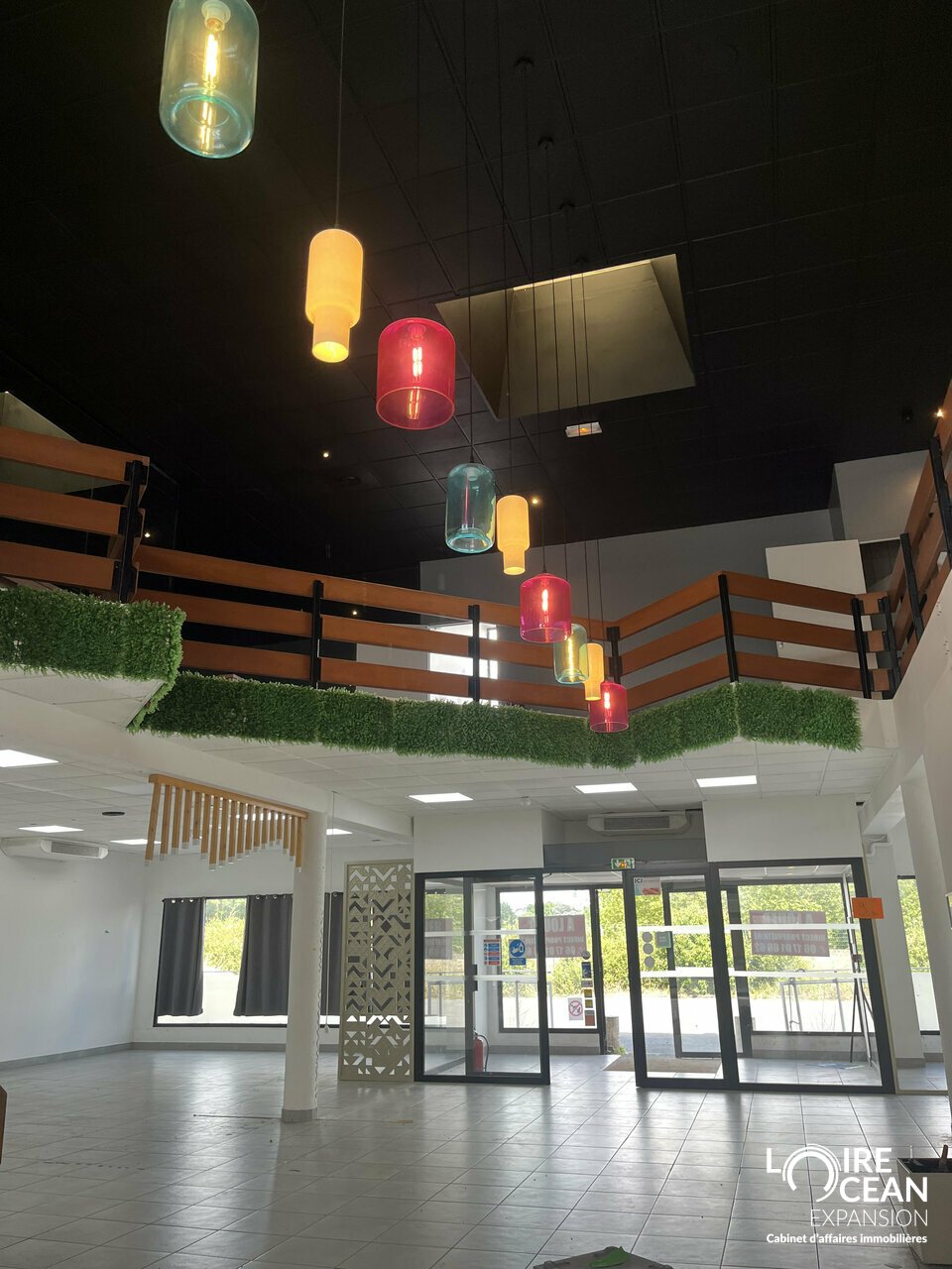 LOIRE OCEAN TRANSACTIONS LOCATION-LOCAL COMMERCIAL-BEAUCOUZE-49