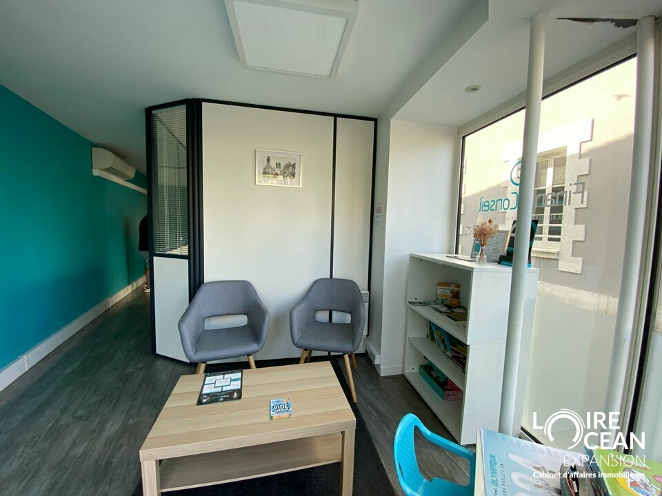 LOIRE OCEAN TRANSACTIONS LOCATION-LOCAL COMMERCIAL-VALLET-44