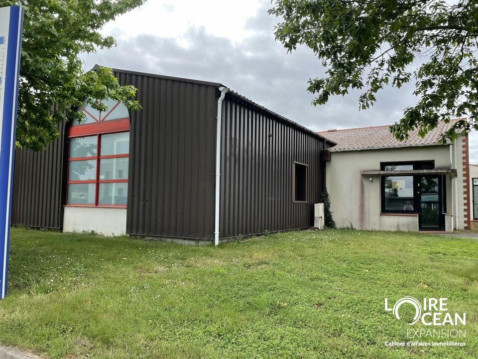 LOIRE OCEAN TRANSACTIONS VENTE-LOCAL COMMERCIAL-CHALLANS-85
