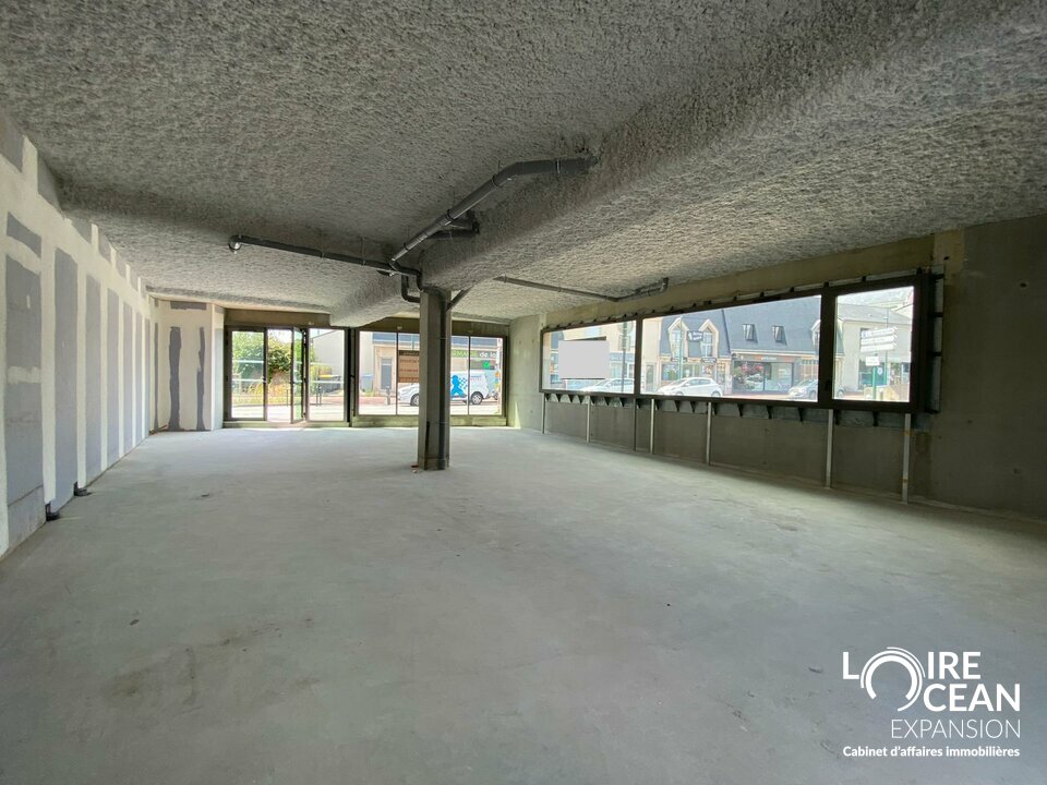 LOIRE OCEAN TRANSACTIONS VENTE-LOCAL COMMERCIAL-SAINTE_LUCE_SUR_LOIRE-44
