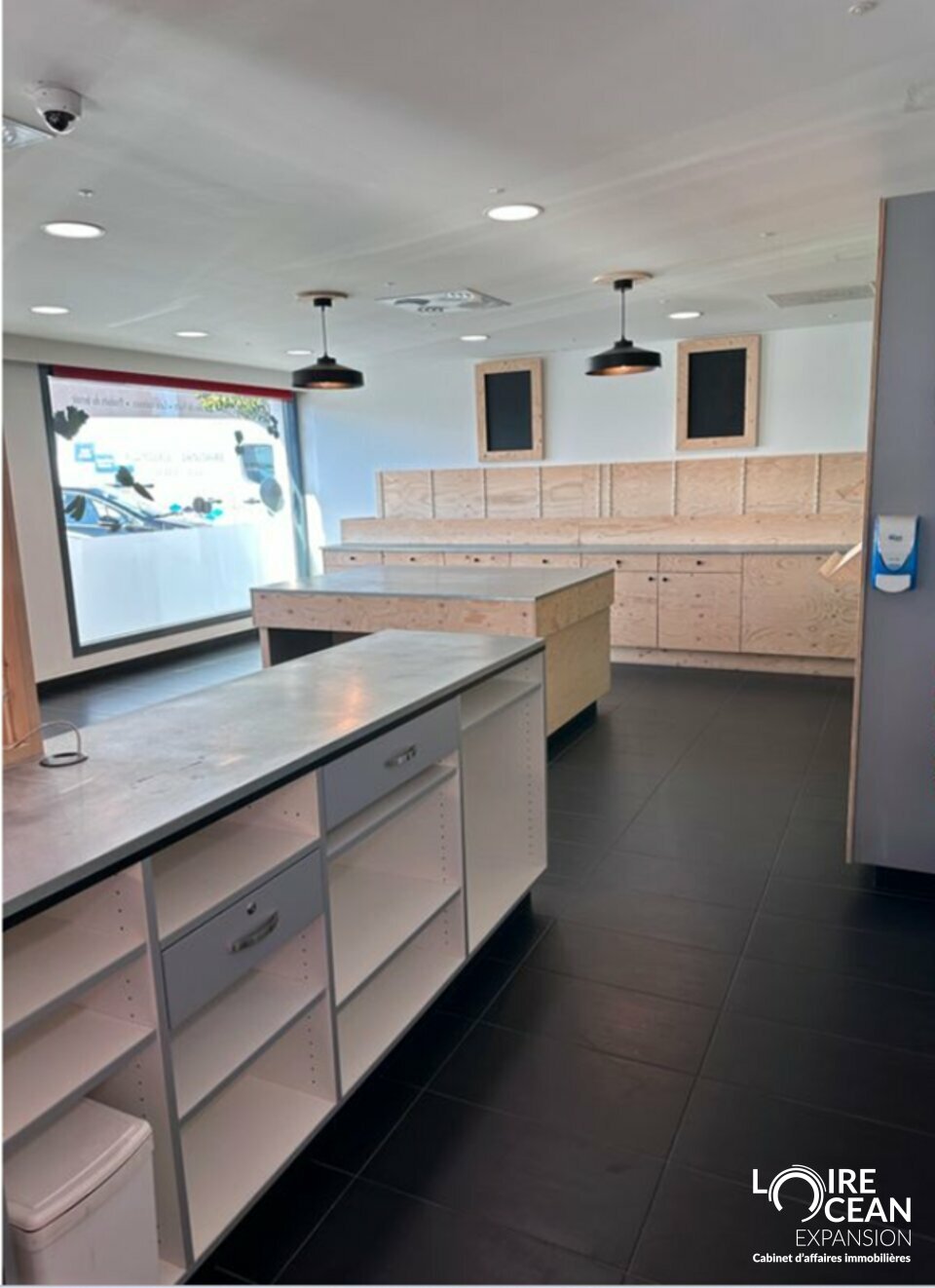 LOIRE OCEAN TRANSACTIONS LOCATION-LOCAL COMMERCIAL-SAINTE_LUCE_SUR_LOIRE-44