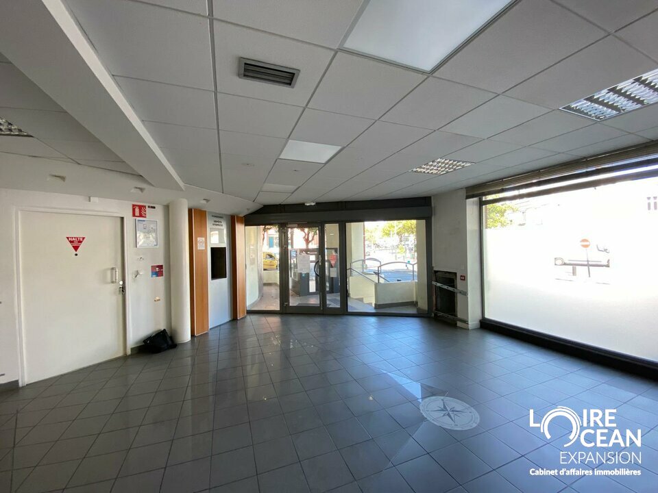 LOIRE OCEAN TRANSACTIONS LOCATION-LOCAL COMMERCIAL-NANTES-44
