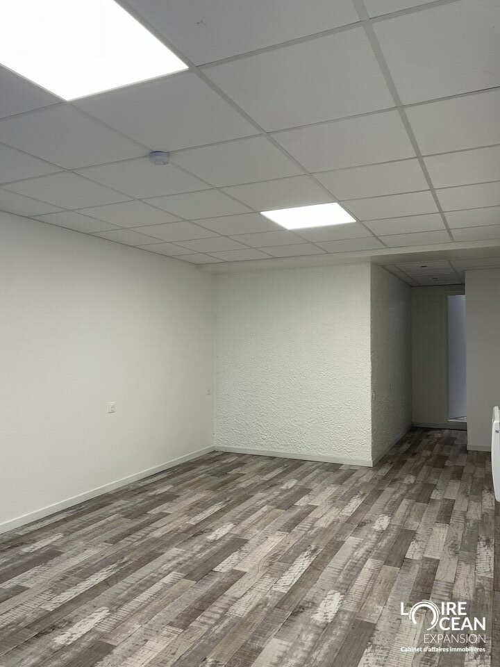 LOIRE OCEAN TRANSACTIONS VENTE-LOCAL COMMERCIAL-CHALLANS-85