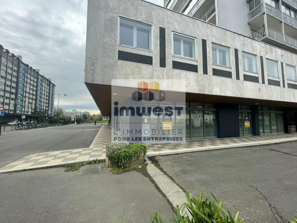 IMWEST LOCATION-LOCAL COMMERCIAL-RENNES-35