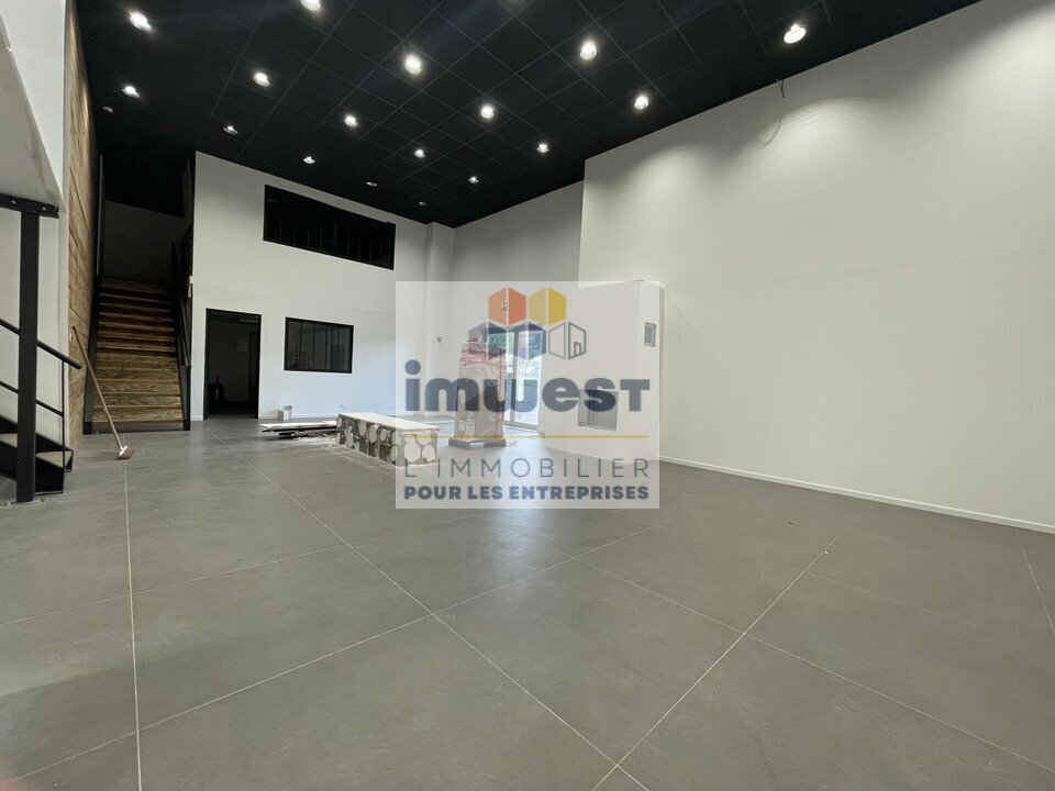 IMWEST LOCATION-LOCAL COMMERCIAL-MONTGERMONT-35
