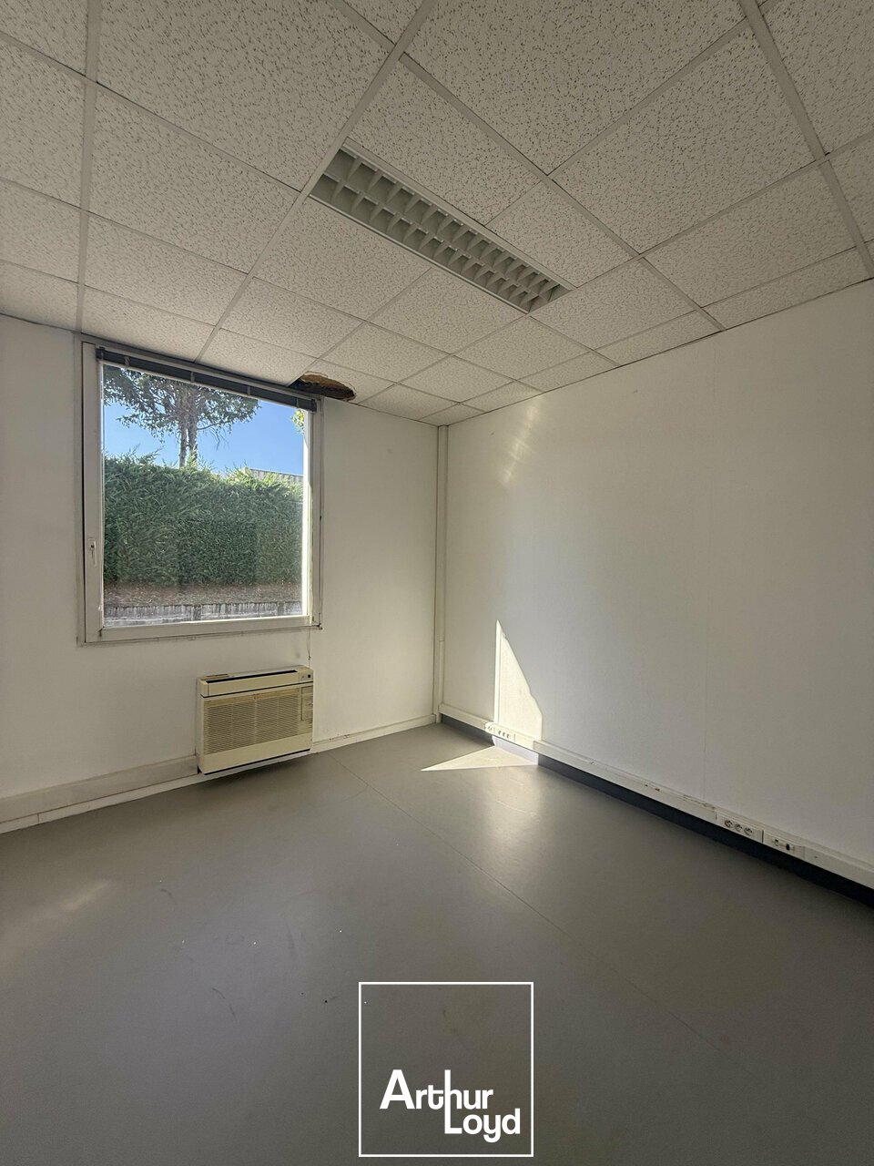 ARTHUR LOYD BRIVE LOCATION-BUREAUX-BRIVE_LA_GAILLARDE-19