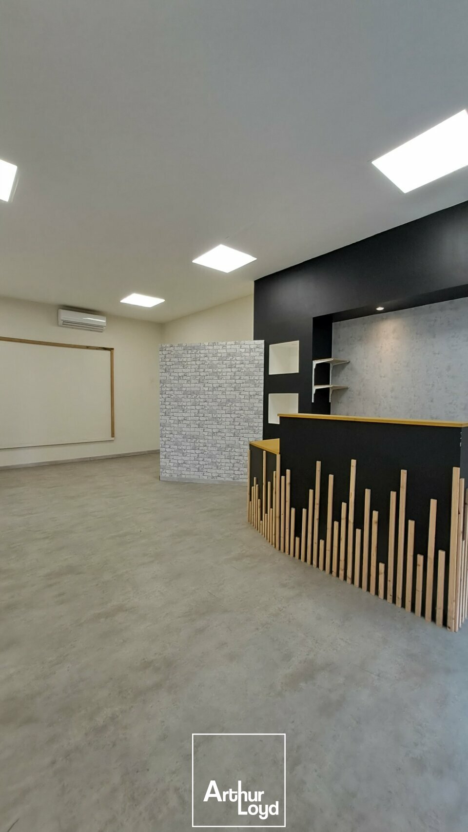 OME IMMOBILIER LOCATION-LOCAL D'ACTIVITE-USSAC-19