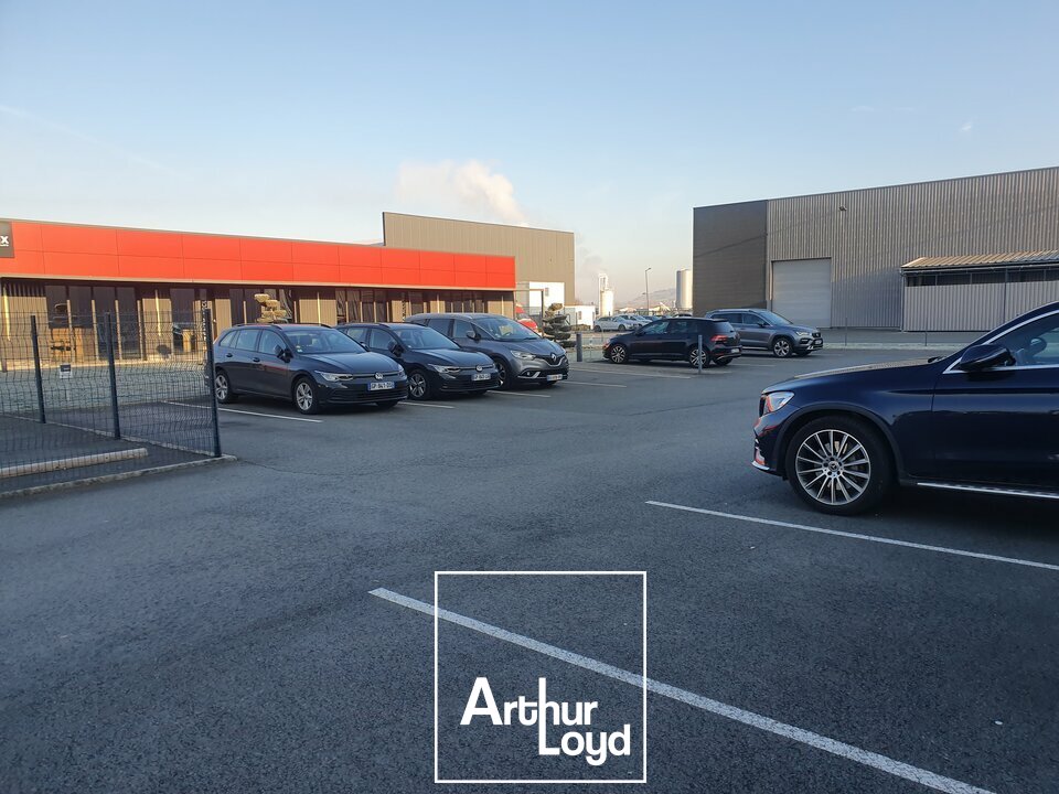 OME IMMOBILIER LOCATION-BUREAUX-SAINT-PANTALEON-DE-LARCHE-19