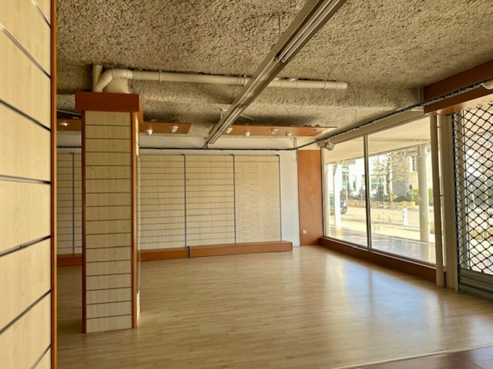 OME IMMOBILIER LOCATION-LOCAL COMMERCIAL-MALEMORT_SUR_CORREZE-19