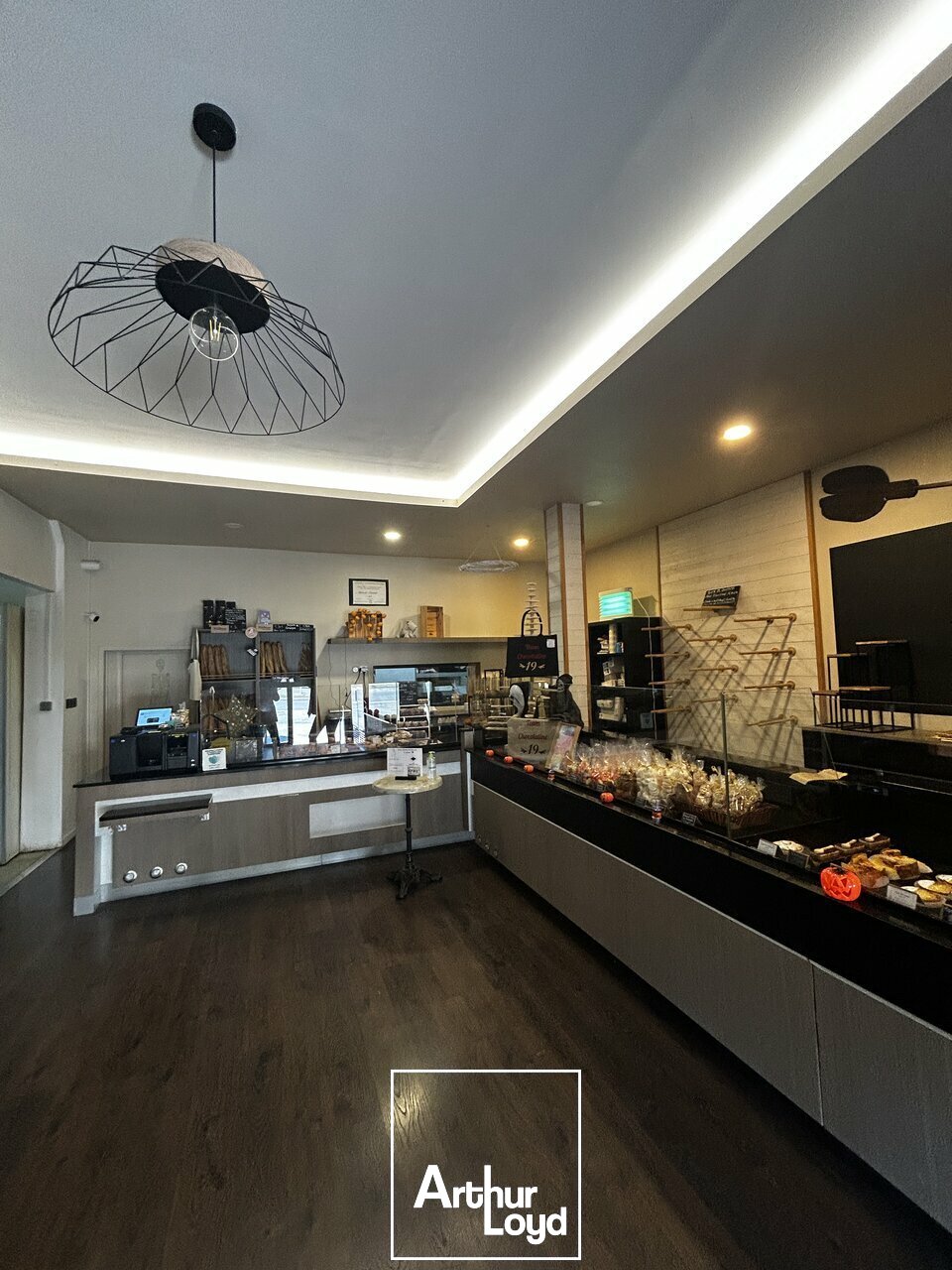 OME IMMOBILIER LOCATION-LOCAL COMMERCIAL-USSAC-19