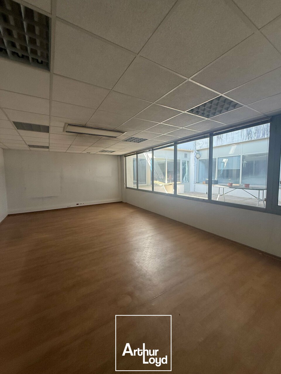 ARTHUR LOYD BRIVE LOCATION-BUREAUX-TULLE-19