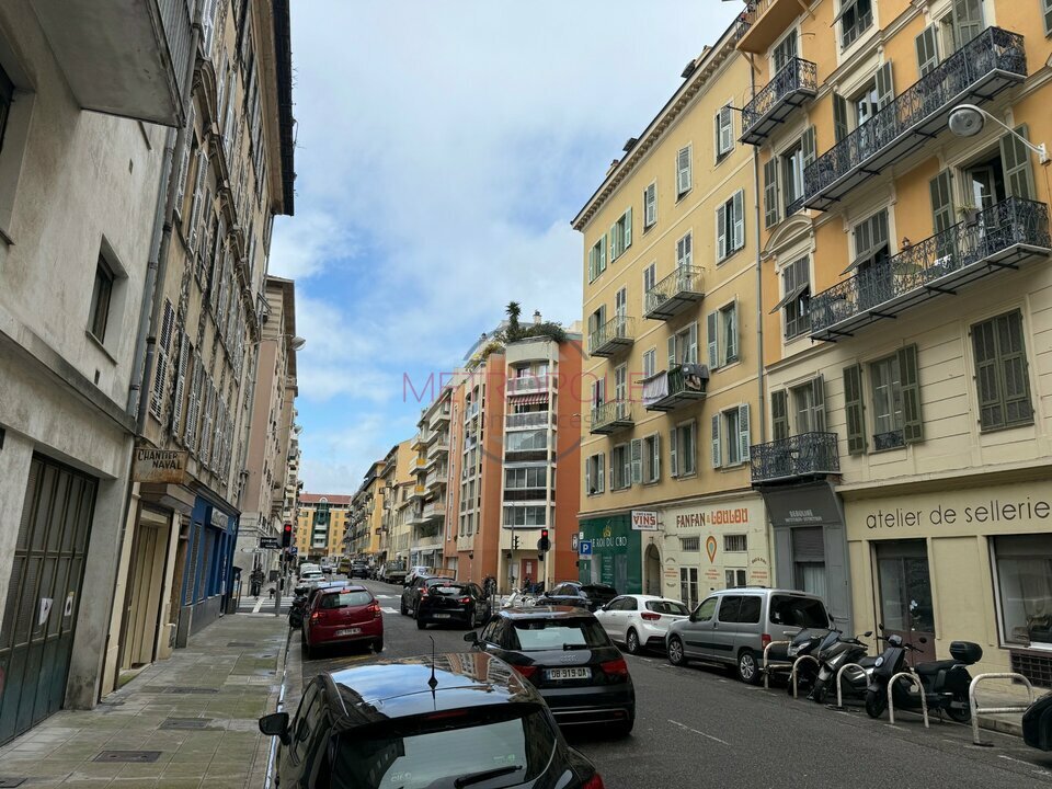 METROPOLE COMMERCES CESSION-LOCAL COMMERCIAL-NICE-06