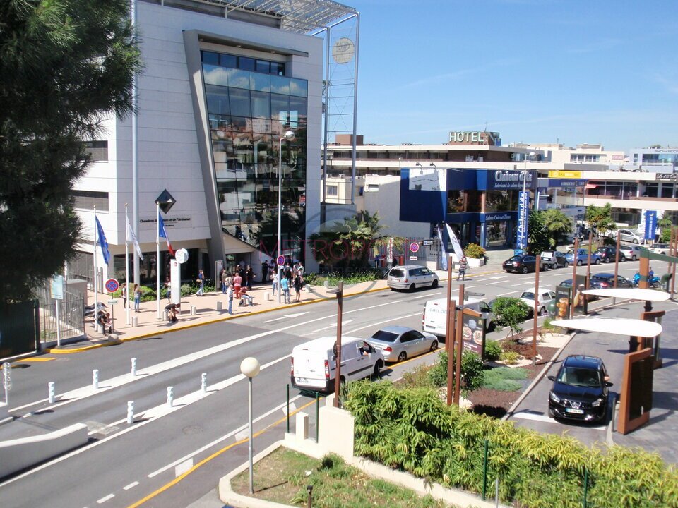 METROPOLE COMMERCES LOCATION-BUREAUX-SAINT_LAURENT_DU_VAR-06